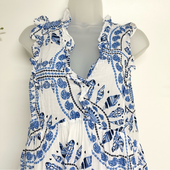 Vineyard Vines size medium blue & white v-neck dress, good worn twice condition - Picture 2 of 6